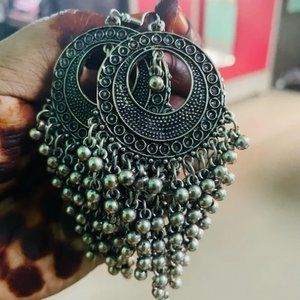 Chandelier earrings